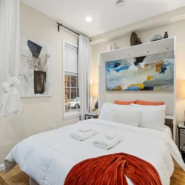Fully Furnished Condo in Alexandria